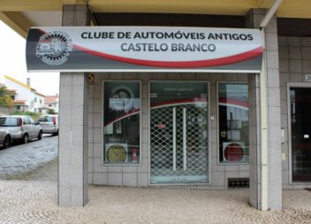 Automóveis Antigos com sede nova