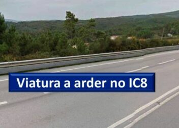 Totalmente consumido pelas chamas