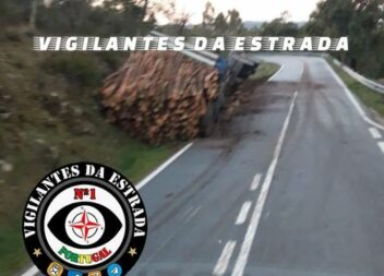 Camião perdeu a carga na Estrada Nacional 18