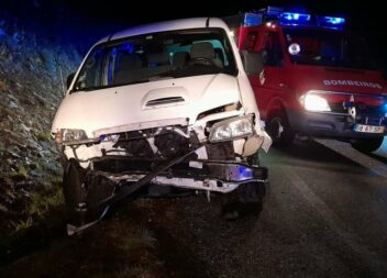 Acidente em curva perigosa causa três feridos