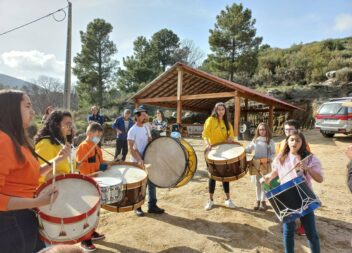Banda da Covilhã planta um cerejeira brava
