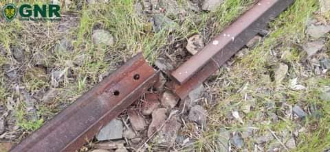 4 homens detidos por furto de carris em caminho de ferro desativado