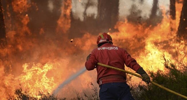 Incêndio florestal em Penha Garcia  Deflagrou um incêndio florestal em Penha Gar