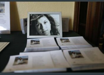 Último adeus à jornalista Marta Louro emotivo